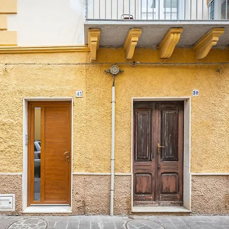 Guesthost - La Ca' Rosa Apartment Carloforte (Isola di San Pietro)