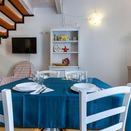 Guesthost - La Ca' Rosa * Carloforte (Isola di San Pietro)