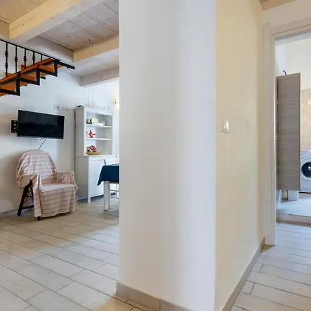 Διαμέρισμα Guesthost - La Ca' Rosa *